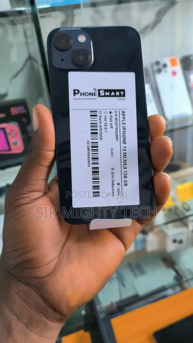 Apple iPhone 13 128GB Black - 1