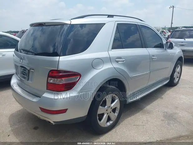 Mercedes-Benz M Class 2010 Silver - 1