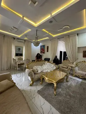 Gidan Kayan Kayan 4-Bedroom Duplex da BQ a Lekki Sayarwa