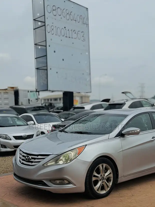 2013 Hyundai Sonata Limited Sedan FWD (2.4L 4cyl 6A) Silver - 1