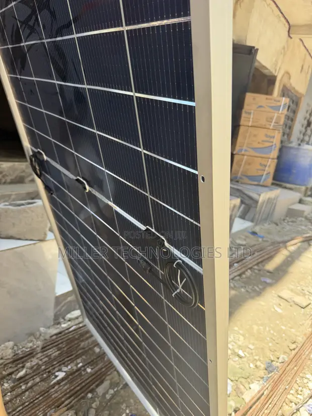 Jinko Solar 590W All Grade A High-Power PV Panel - 1
