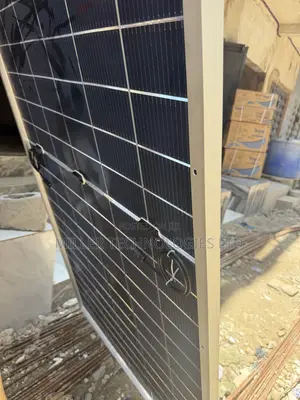 Jinko Solar 590W Duk All Grade A Mai Ƙarfin Gaske PV Panel
