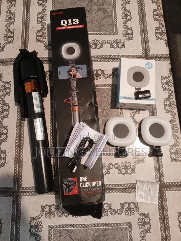 Q13 AI Smart Tracking Tripod - 1