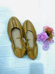 La Sleek Chic Black Faux Leather Flat Shoes - Women's Size 6 - 4