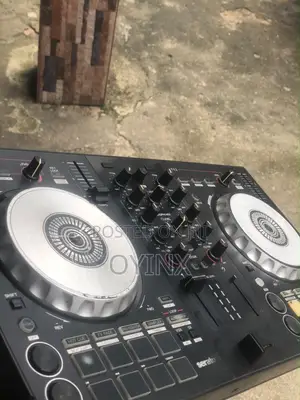 Pioneer DDJ-SB3 DJ Controller