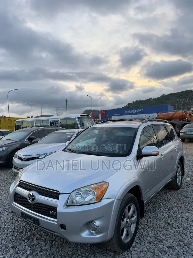 2011 Toyota RAV4 2.5 Limited 4x4 Silver - 1