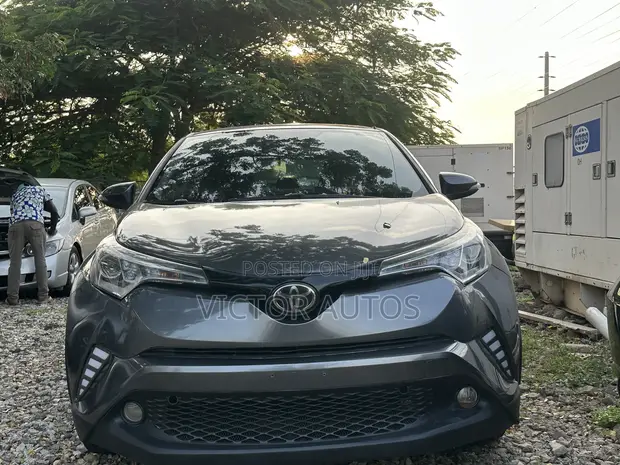 Toyota C-HR 2018 Gray - 1