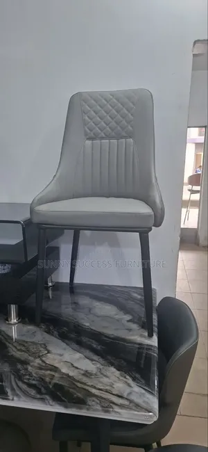 Kujerar Abincin Maraice Mai Babban Bayan Gida - Karfe