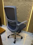 Ingantacciyar Ofishin Mesh Swivel Chair da aka shigo da ita - Grey - 1