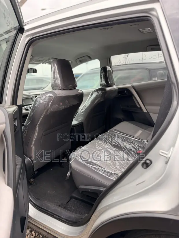 Toyota RAV4 2014 Silver - 1
