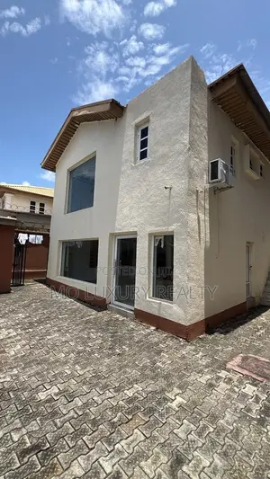 Wurin Siyarwa da Karamin Ofis da Shago don Hayarwa - Lekki Phase 1