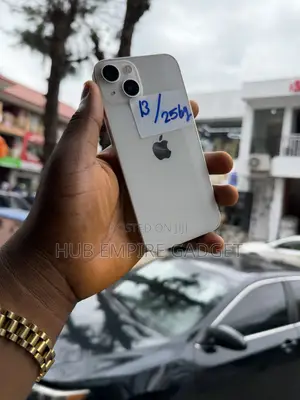 Apple iPhone 13 256GB Fari