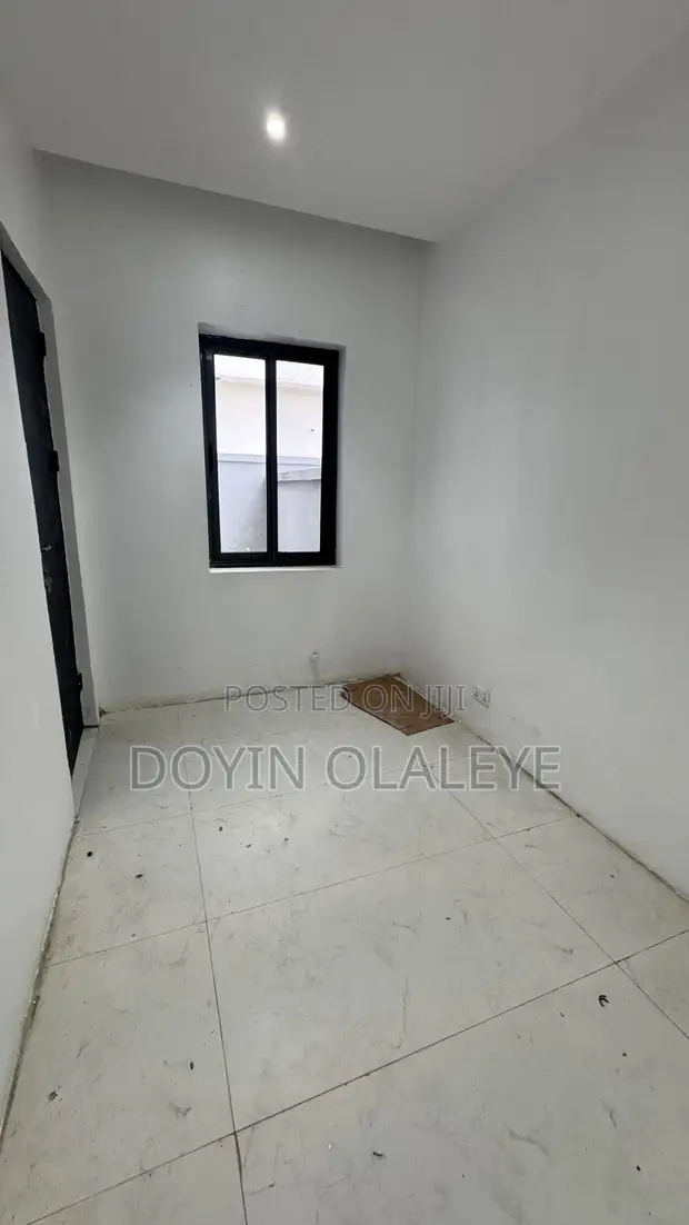 4-Bedroom Terrace Duplex don haya a Lekki Phase 1 - 1