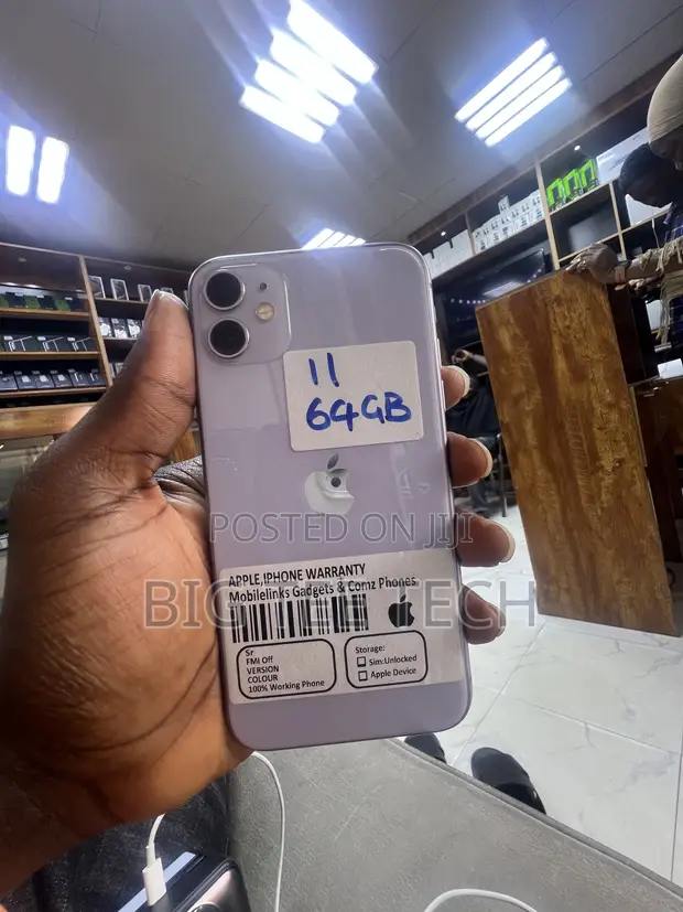 Apple iPhone 11 64GB Purple - 1