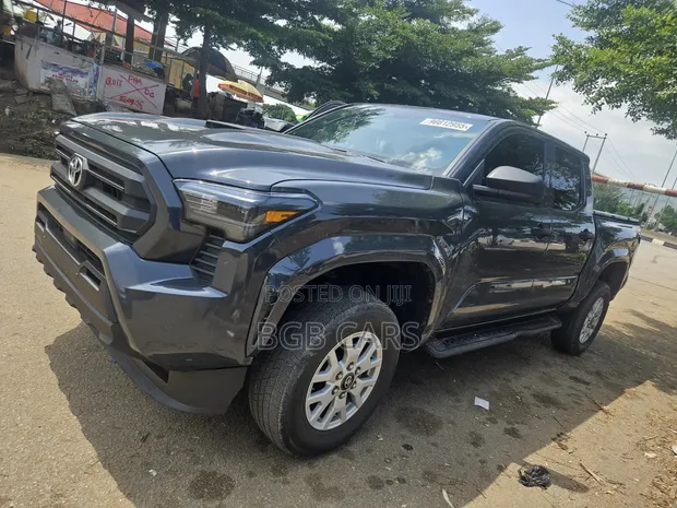 Toyota Tacoma 2025 Grey - 1