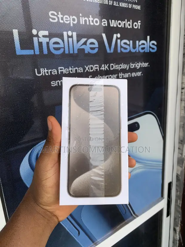 Apple iPhone 15 Pro Max 256GB - 1