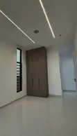 Gidan Kwana 5 da Ba a Raba ba Don Siyarwa, Orchid Road, Lagos - 1