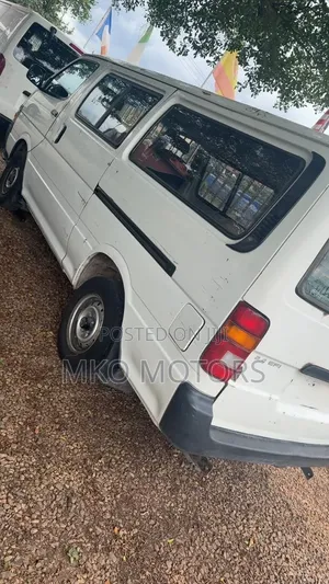1998 Toyota HiAce White