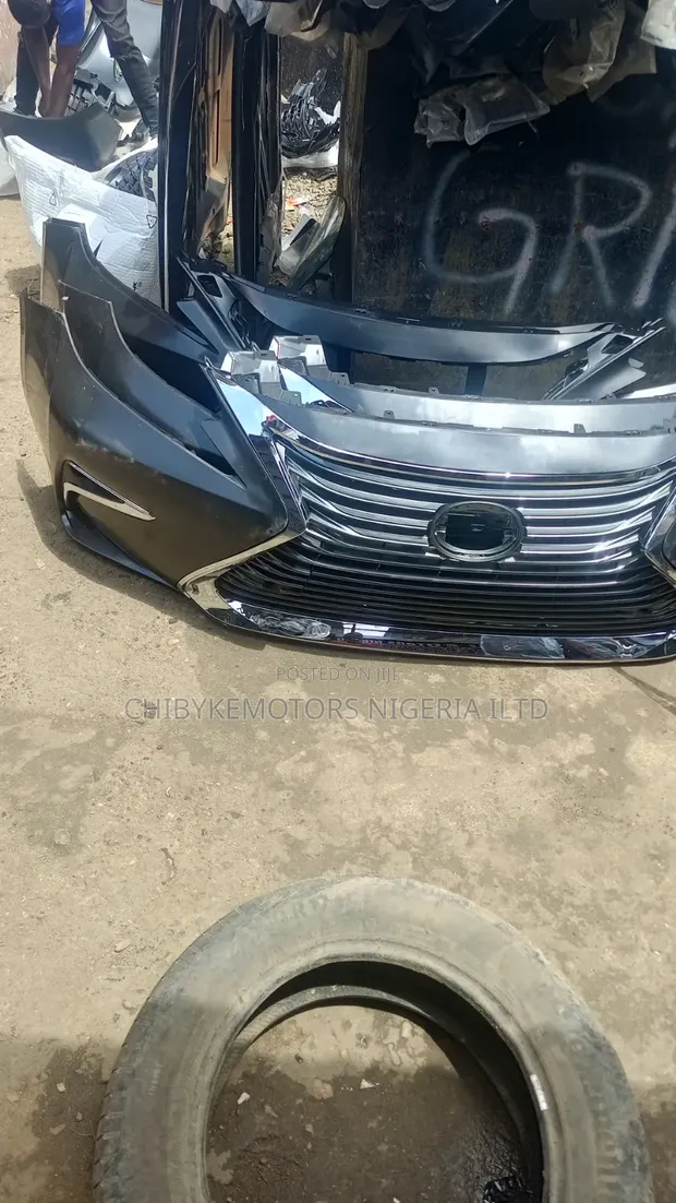 Cikakken Fefur na Gaba na Lexus ES 350 2018 - 1
