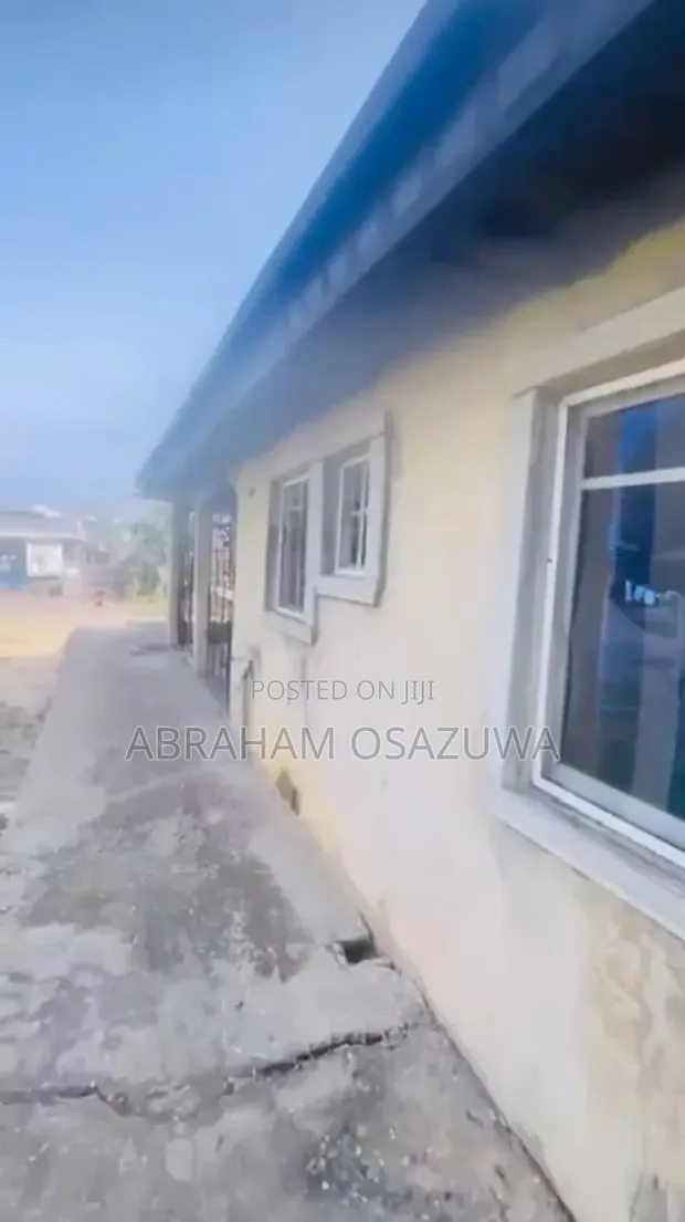 3 Bedroom Bungalow for Sale in Iyano Sashi, Agbara-Igbesan - 1