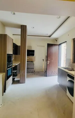 5-Bedroom Duplex tare da BQ a Zone C, GRA Phase 1, Ikoyi