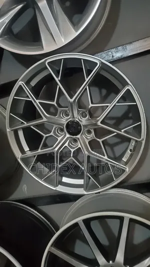 18 Inch Rim na Toyota