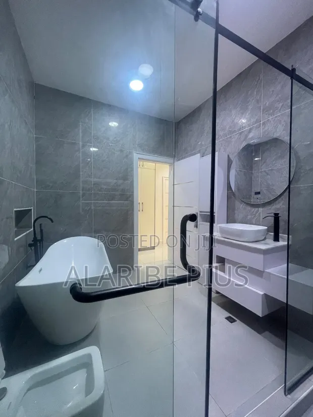 4-Bedroom Duplex a Cikin Estate, Ajah Don Siyarwa - 1