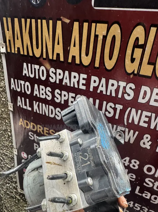 Lexus ES350 ABS Pump (2013-2015) - 1