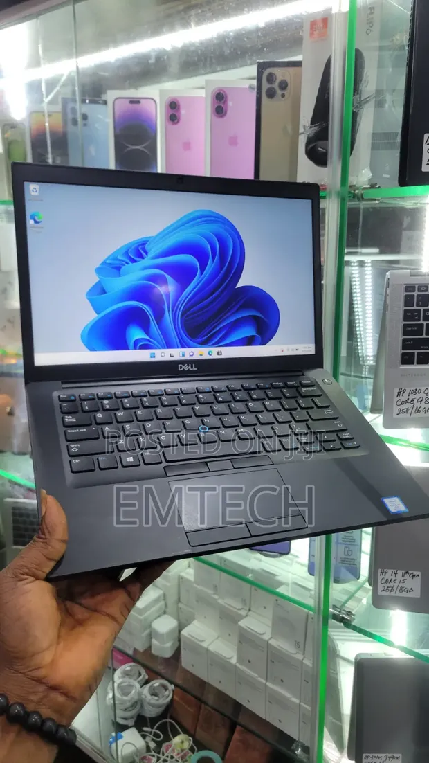 Dell Latitude 7480 Laptop: Core i5, 8GB RAM, 256GB SSD - 1