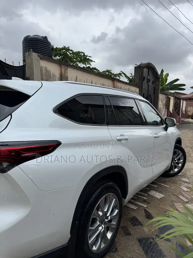 Toyota Highlander L SUV ta 2022 - 1