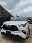 Toyota Highlander L SUV ta 2022 - 2