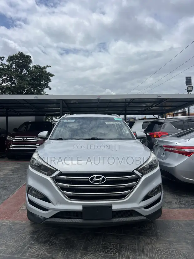 Hyundai Tucson Limited FWD 2016 Silver - 1