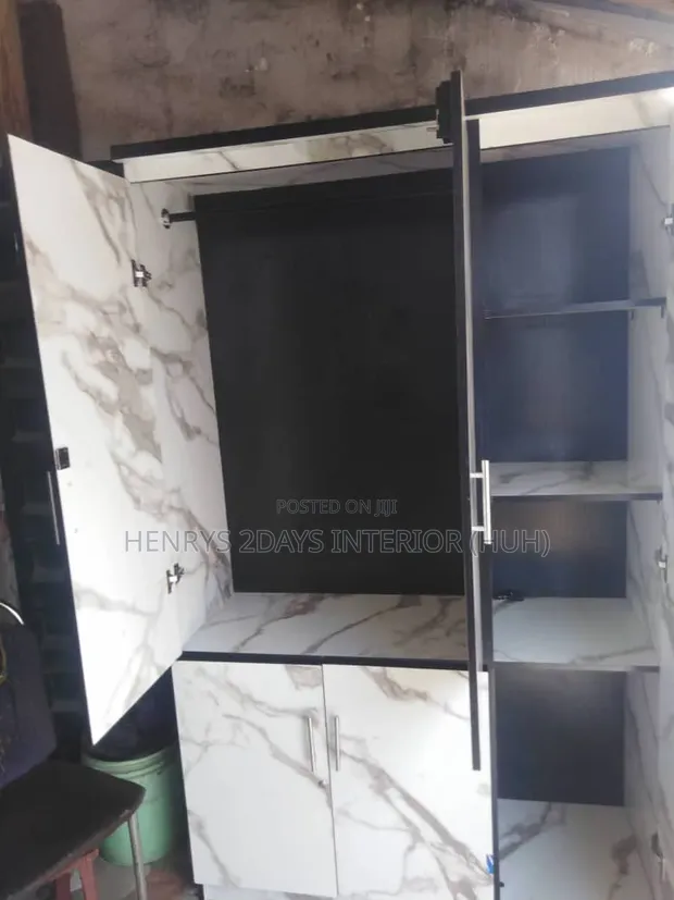 Wardrobe MDF - Kayayyakin Inganci - 1