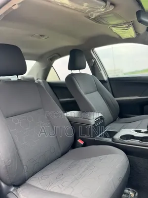 2014 Toyota Camry LE 2.5L Sedan - White