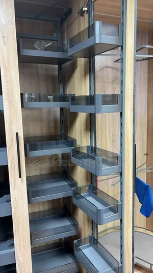 Master Pull-Out Glass Pantry Organizer