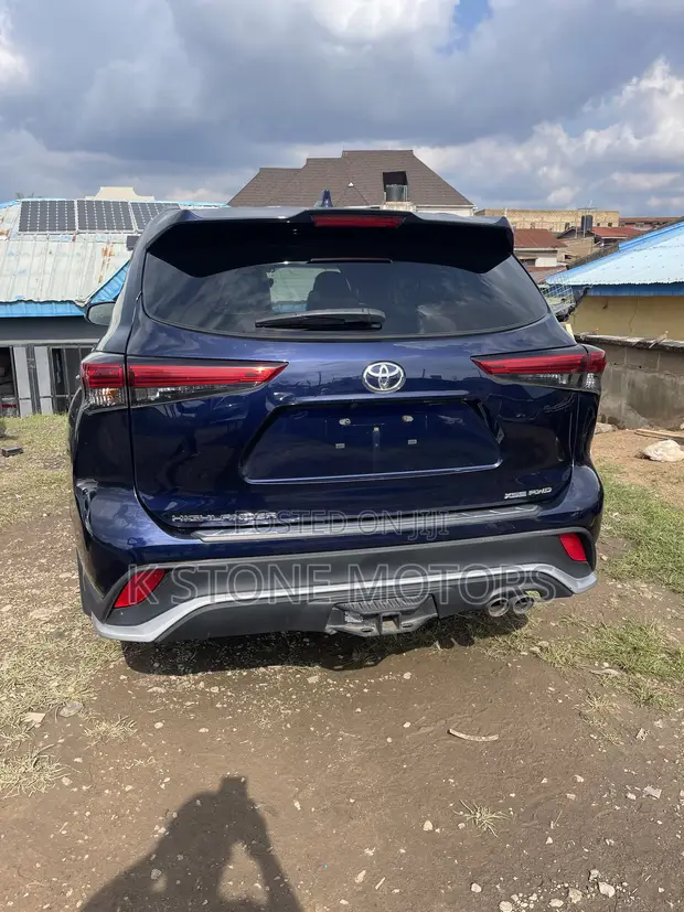2022 Toyota Highlander L SUV - 1