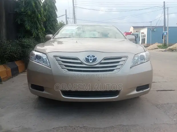 Toyota Camry 2008 Gold - 1