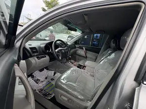 2013 Toyota Highlander V6 Silver