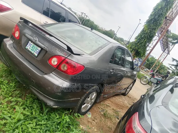 Toyota Corolla 2006 Black - 1