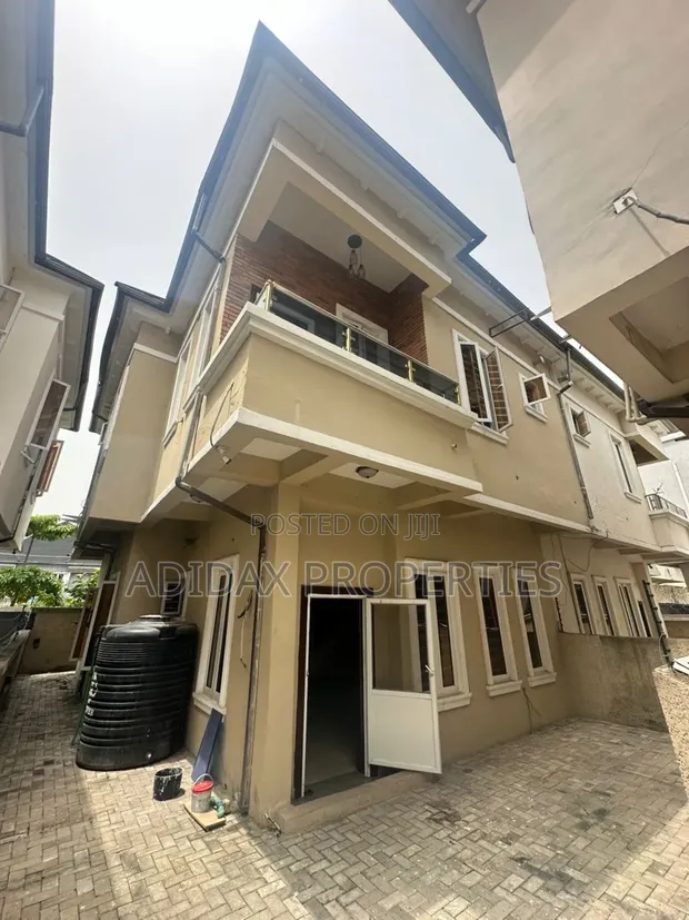4 Bedroom Duplex in Chevron, Lekki Phase 1 for Sale - 1