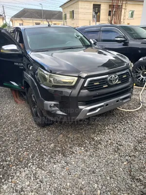 2022 Toyota Hilux - Unregistered, Tokunbo Standard