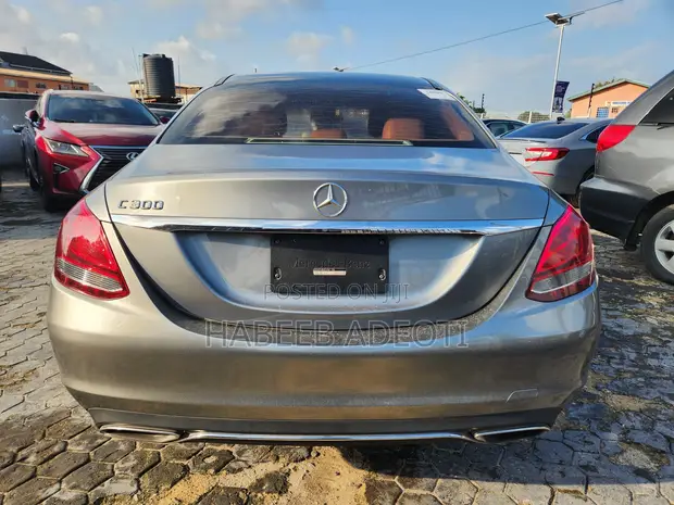 Mercedes-Benz C300 2015 Gray - 1