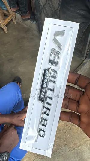 Mercedes-Benz V8 Biturbo 4Matic - Sabon Abu