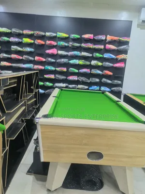 Kyakyawar Swissh Coin da Marble Snooker Board
