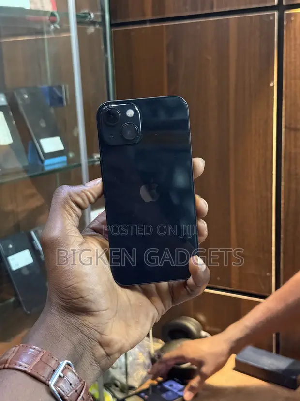 Apple iPhone 13 128GB Baki (Amfani da UK) - 1