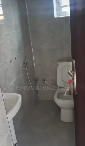 Sabon Ginin Ofis 100sqm Mai Buɗaɗɗen Tsari, Kusa da Toyin Street, Ikeja