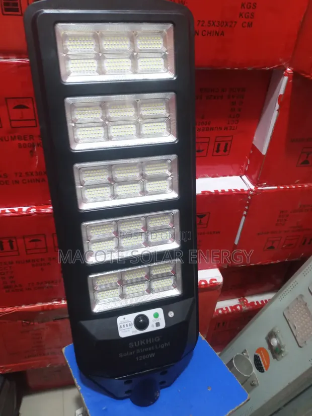 1200W Lithium Battery Solar Street Light - 1