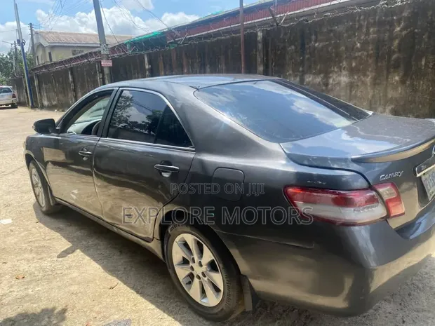 Toyota Camry 2008 Gray - 1