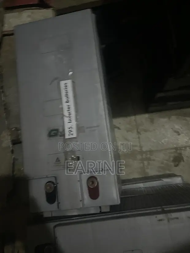 Muna Siyan Tsofaffin Baturin Inverter & Solar - 1