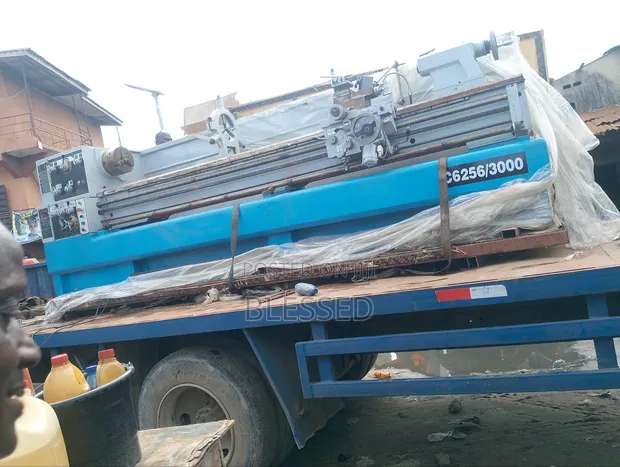Mechanical Lathe Machine - 3 Meters - 1